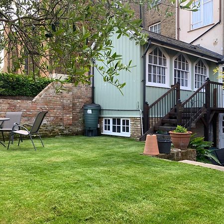 Grand 2 Bed Georgian Apartment At Florence House With King Bed, In The Heart Of Herne Bay & 300M From Beach 外观 照片