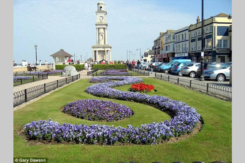 Grand 2 Bed Georgian Apartment At Florence House With King Bed, In The Heart Of Herne Bay & 300M From Beach 外观 照片