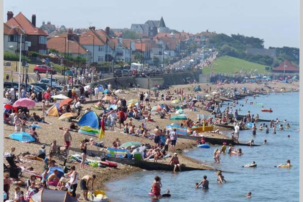 Grand 2 Bed Georgian Apartment At Florence House With King Bed, In The Heart Of Herne Bay & 300M From Beach 外观 照片