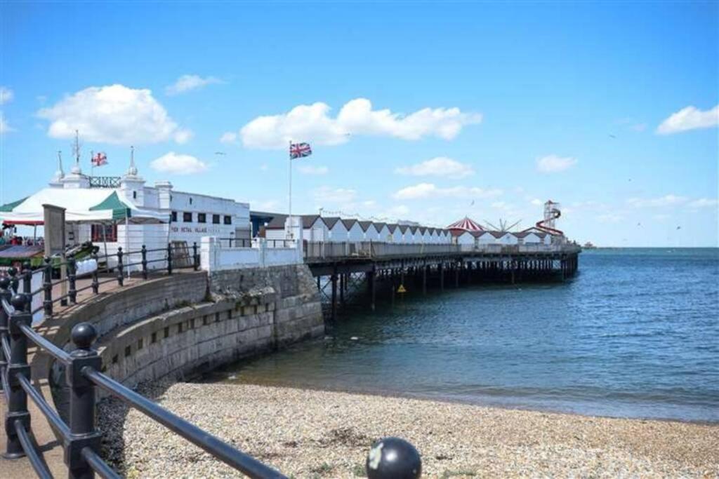 Grand 2 Bed Georgian Apartment At Florence House With King Bed, In The Heart Of Herne Bay & 300M From Beach 外观 照片