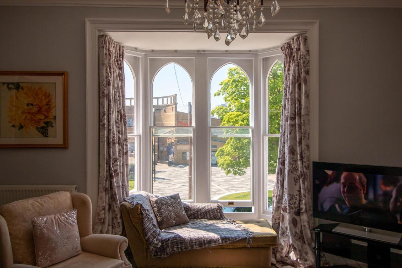 Grand 2 Bed Georgian Apartment At Florence House With King Bed, In The Heart Of Herne Bay & 300M From Beach 外观 照片