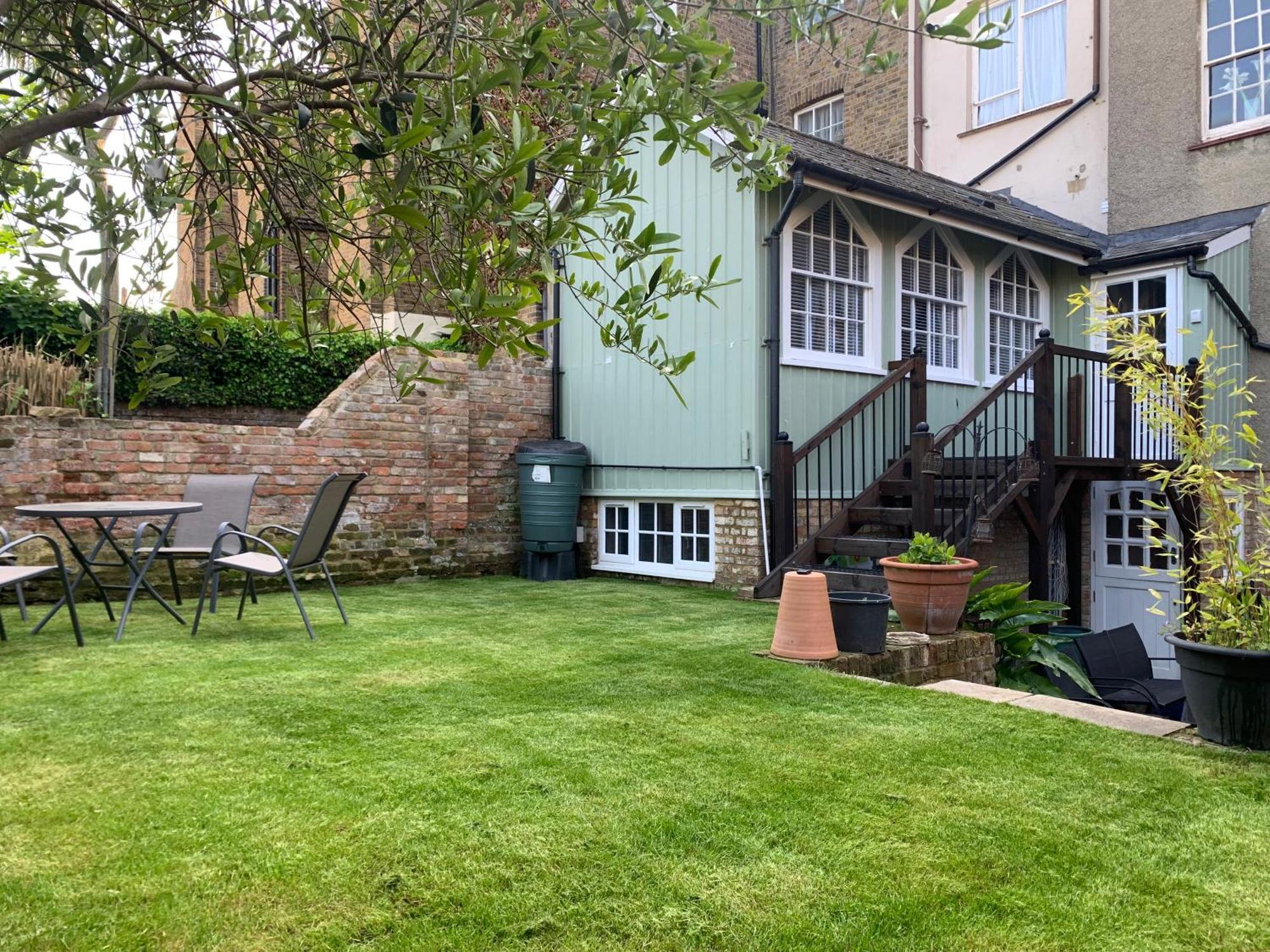 Grand 2 Bed Georgian Apartment At Florence House With King Bed, In The Heart Of Herne Bay & 300M From Beach 外观 照片